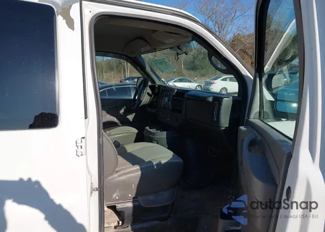 2010 Chevrolet Express 2500 Work Van из США, поврежденный, VIN 1GCZGFBA8A1175071